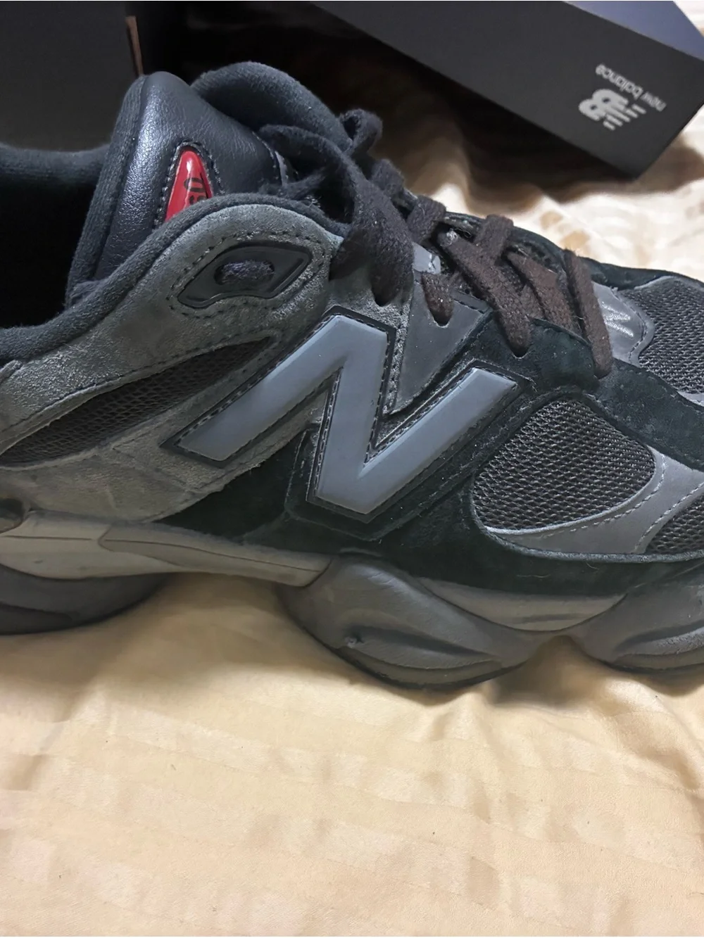 New Balance Men's Black and Gray Running Sneakers